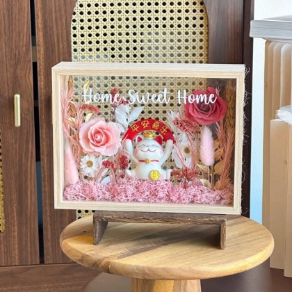 Dollie Preserved Flower Frame